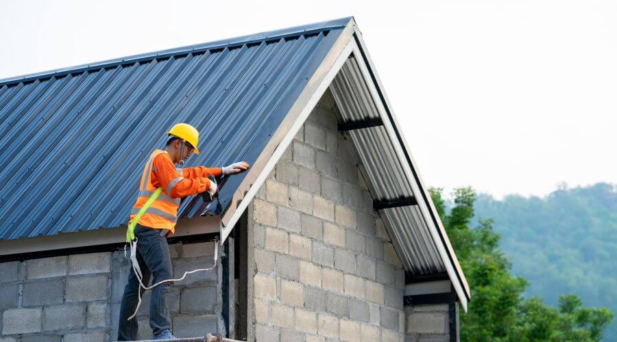 Expert Emergency Roof Repairs services in Milton, FL